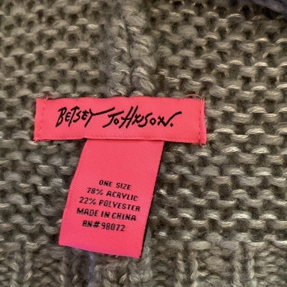 Betsey Johnson knit cowl neck scarf with pearls - Picture 4 of 4